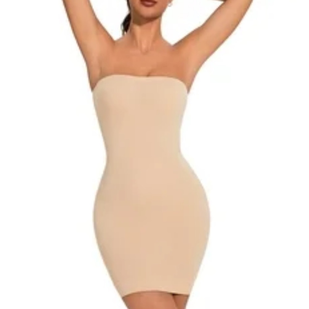 SPANX Assets Red Hot Label Beige Strapless‎ Slip Shapewear. Size Medium.